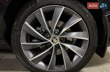 Лифтбек Skoda Superb 2018 в 