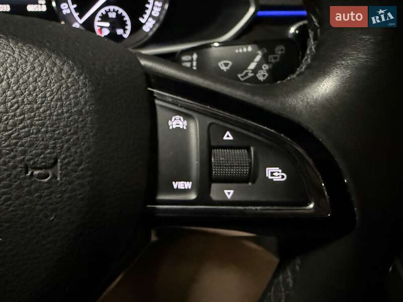Лифтбек Skoda Superb 2018 в Киеве
