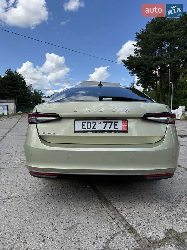 Лифтбек Skoda Superb 2024 в Львове
