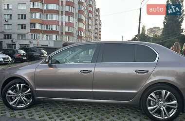 Лифтбек Skoda Superb 2012 в 