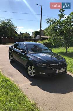 Лифтбек Skoda Superb 2017 в 