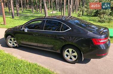 Лифтбек Skoda Superb 2017 в 