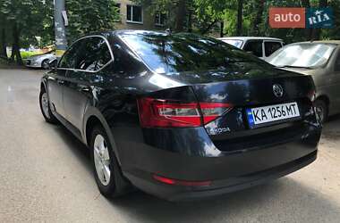 Лифтбек Skoda Superb 2017 в 