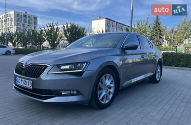 Лифтбек Skoda Superb 2015 в Ужгороде