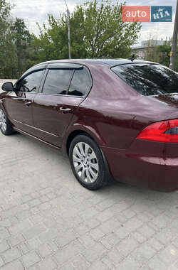 Лифтбек Skoda Superb 2010 в Запорожье