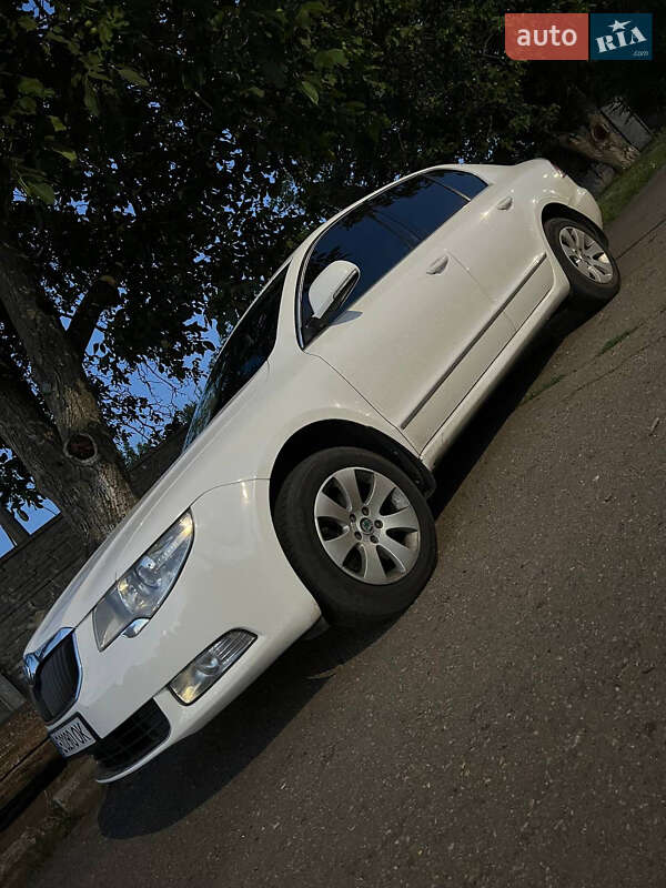 Лифтбек Skoda Superb 2011 в Кривом Роге