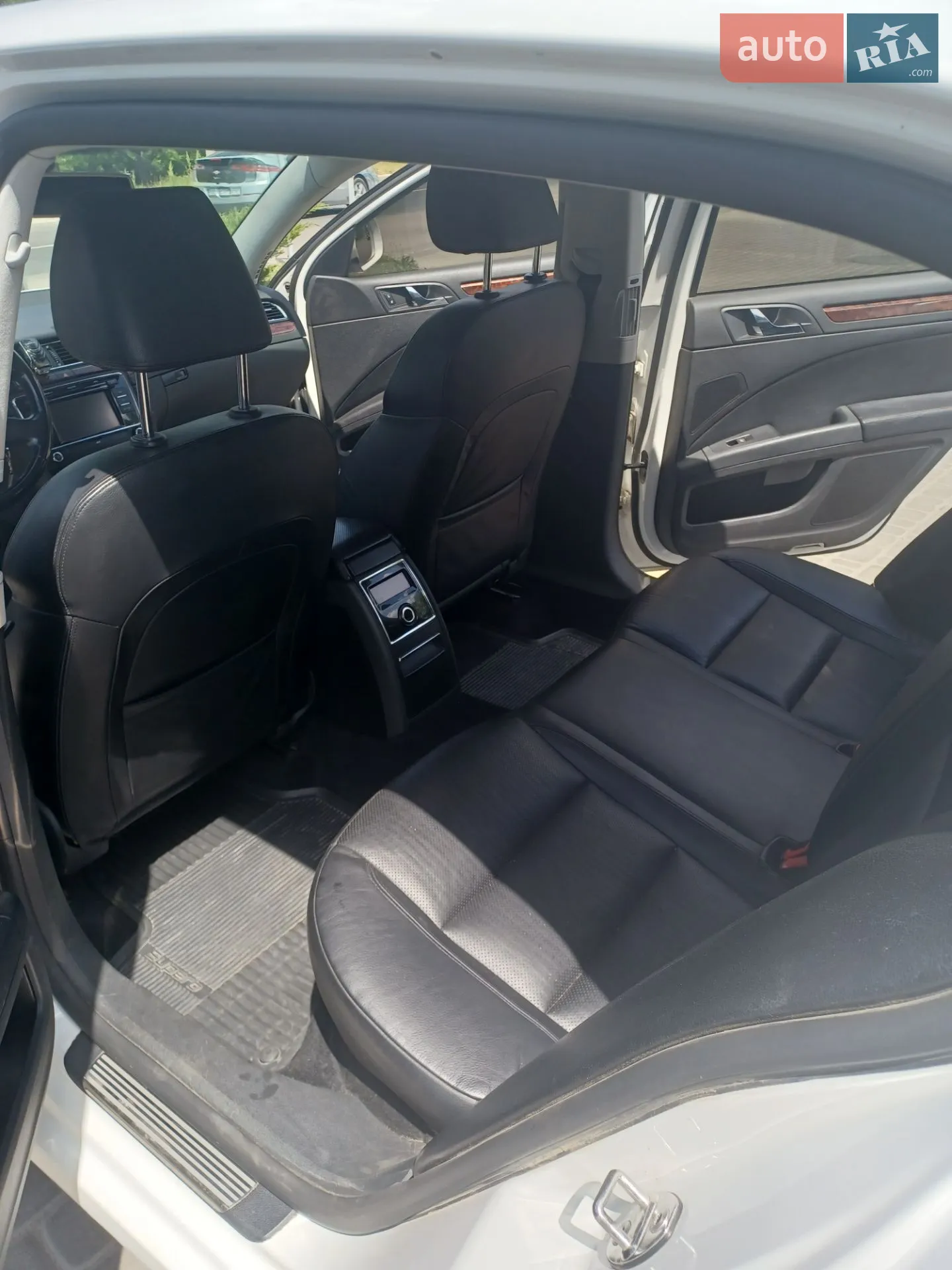 2010 Skoda Superb - мініатюра 11