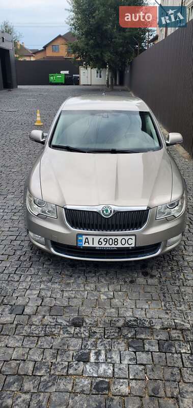 Лифтбек Skoda Superb 2009 в Великой Багачке