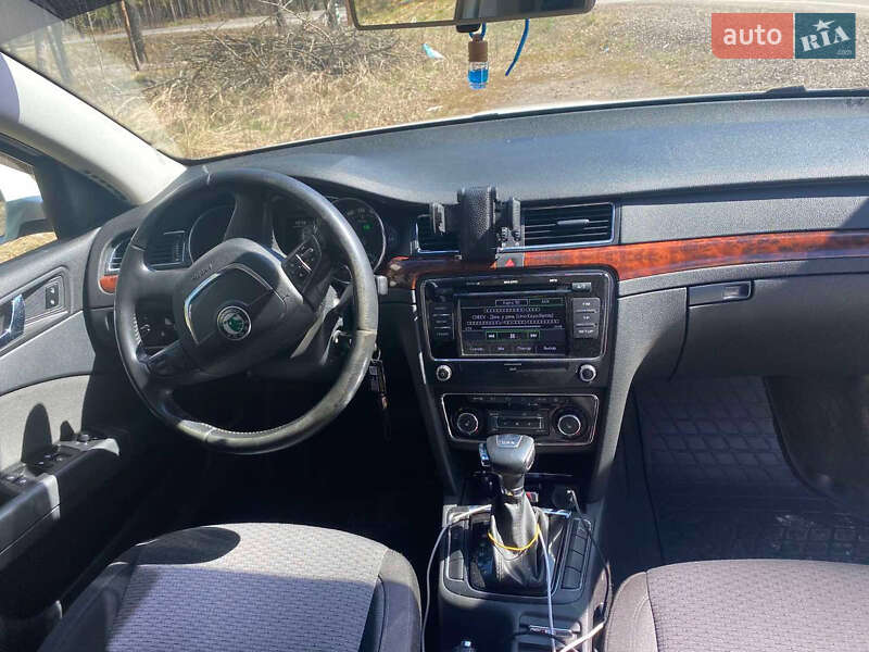 Лифтбек Skoda Superb 2012 в Сарнах