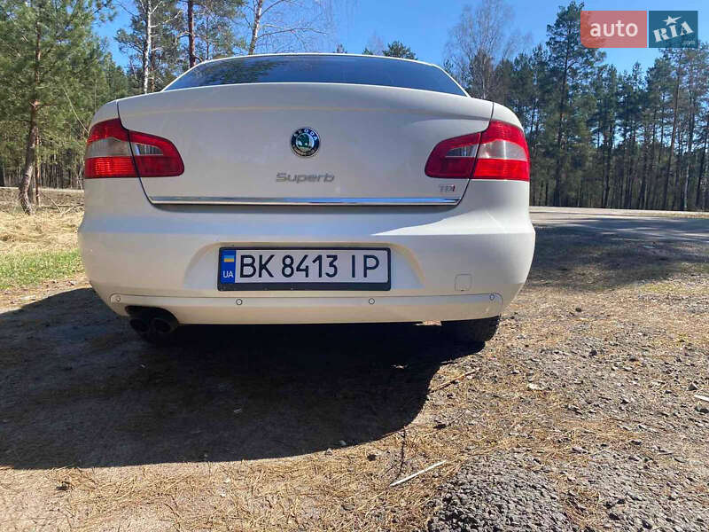 Лифтбек Skoda Superb 2012 в Сарнах
