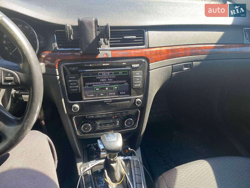 Лифтбек Skoda Superb 2012 в Сарнах