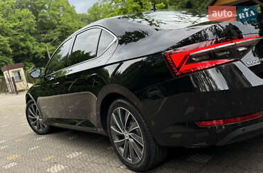 Лифтбек Skoda Superb 2021 в 