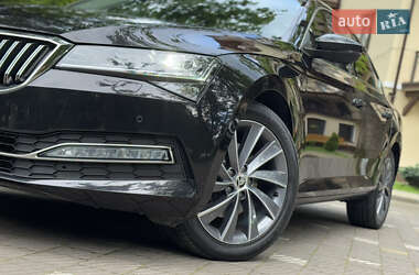 Лифтбек Skoda Superb 2021 в 