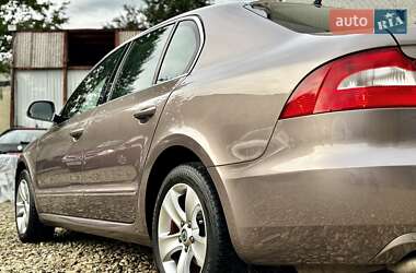 Лифтбек Skoda Superb 2010 в 