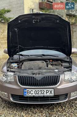 Лифтбек Skoda Superb 2010 в 