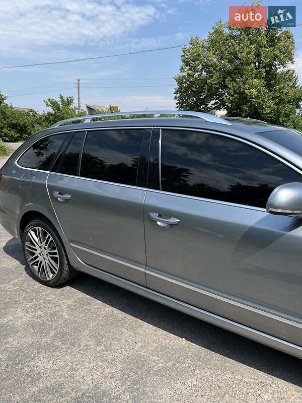 Универсал Skoda Superb 2011 в Казатине