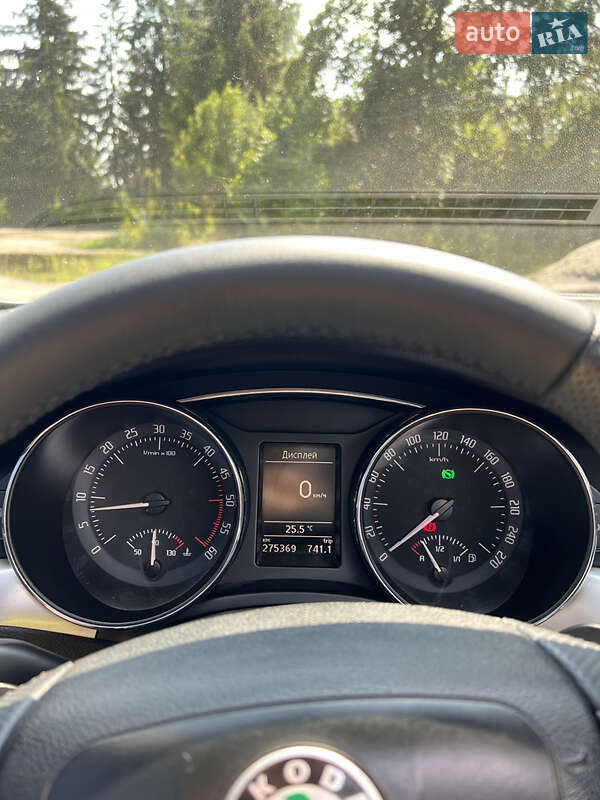 Универсал Skoda Superb 2011 в Казатине