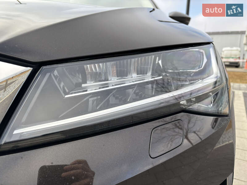 Універсал Skoda Superb 2019 в Мукачевому