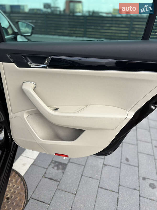 Універсал Skoda Superb 2019 в Мукачевому