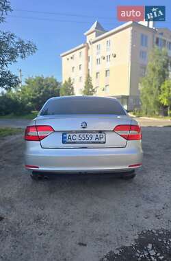 Лифтбек Skoda Superb 2013 в 