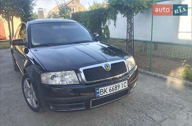 Лифтбек Skoda Superb 2004 в 