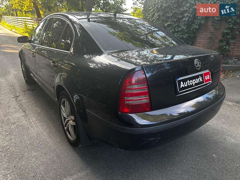 Лифтбек Skoda Superb 2002 в Киеве