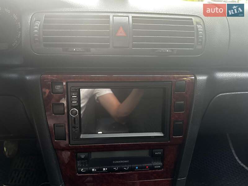 Лифтбек Skoda Superb 2002 в Киеве