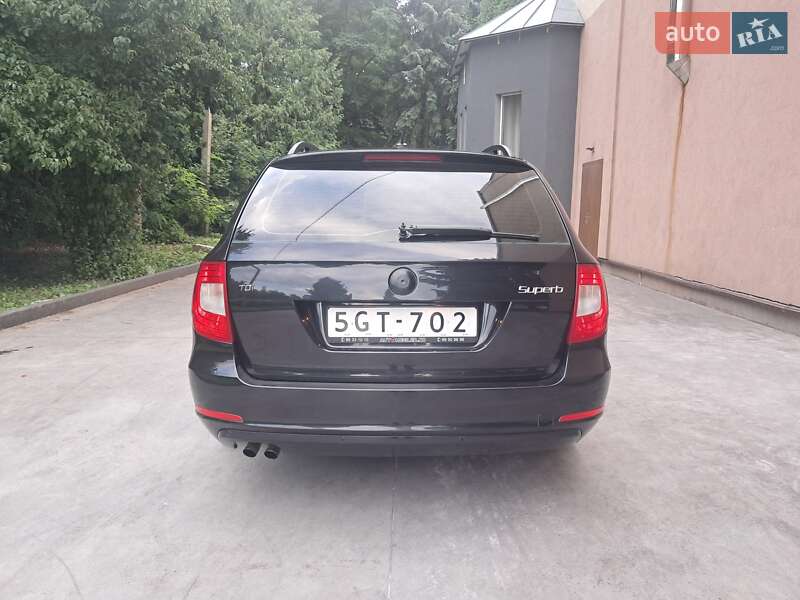 Универсал Skoda Superb 2010 в Дубно