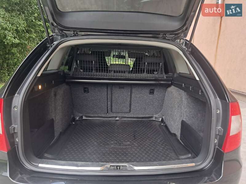 Универсал Skoda Superb 2010 в Дубно