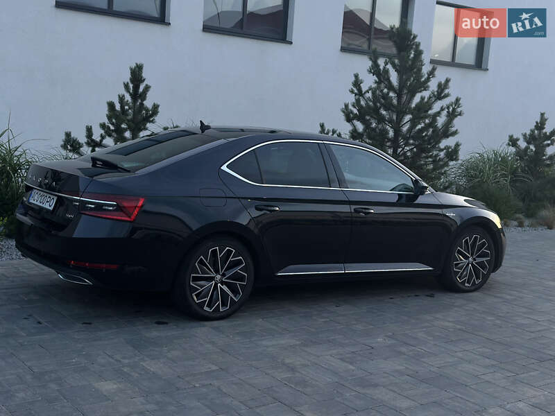 Лифтбек Skoda Superb 2019 в Львове