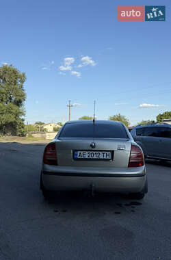 Лифтбек Skoda Superb 2005 в 