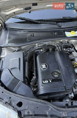 Лифтбек Skoda Superb 2005 в 