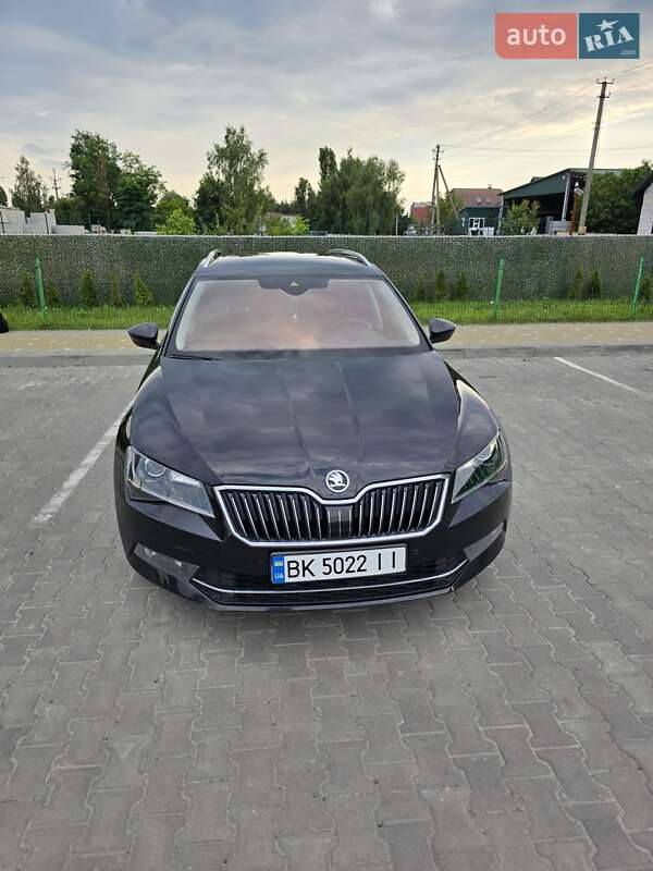 Универсал Skoda Superb 2019 в Вараше