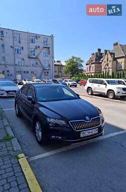 Лифтбек Skoda Superb 2017 в Львове
