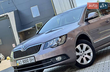 Лифтбек Skoda Superb 2014 в 