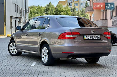 Лифтбек Skoda Superb 2014 в 