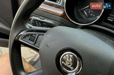 Лифтбек Skoda Superb 2014 в 