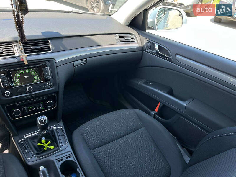 Универсал Skoda Superb 2013 в Львове