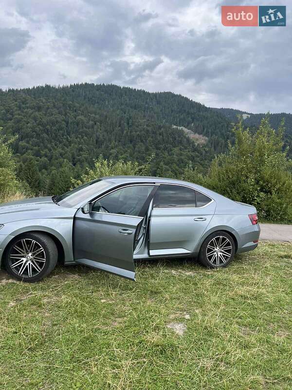 Лифтбек Skoda Superb 2017 в Межгорье