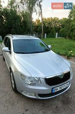 Універсал Skoda Superb 2011 в Рівному