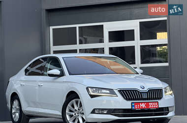 Лифтбек Skoda Superb 2019 в 