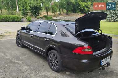 Лифтбек Skoda Superb 2011 в 