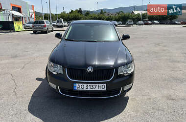 Лифтбек Skoda Superb 2011 в 