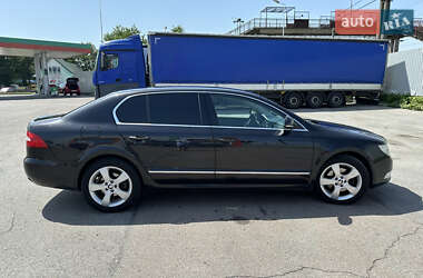 Лифтбек Skoda Superb 2011 в 