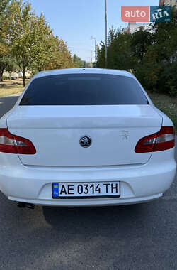 Лифтбек Skoda Superb 2011 в 