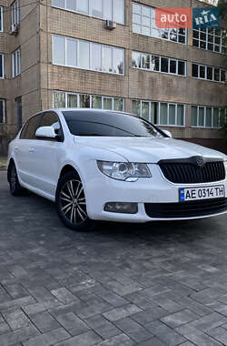 Лифтбек Skoda Superb 2011 в 