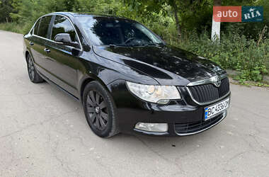 Лифтбек Skoda Superb 2011 в 