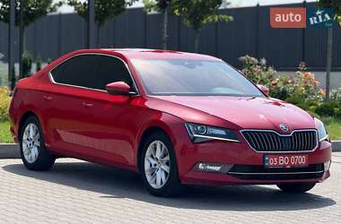 Лифтбек Skoda Superb 2018 в 