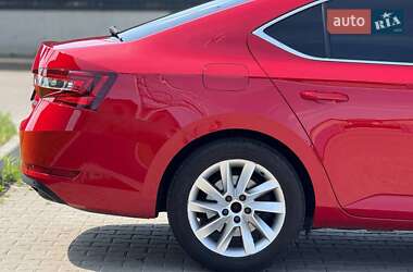 Лифтбек Skoda Superb 2018 в 
