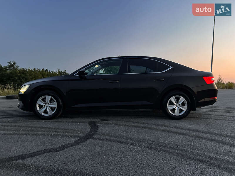 Лифтбек Skoda Superb 2017 в Киеве
